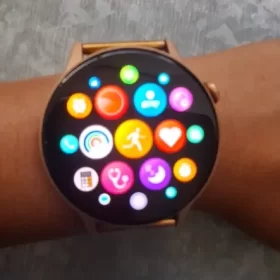 True AMOLED Smart Watch Ladies Screen Always Show Time photo review